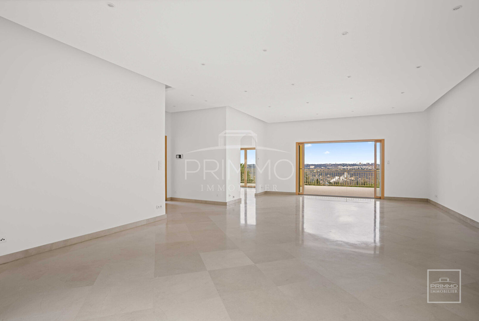 Collonges au Mont d’Or, Maison familiale de 388m² utiles sur 1600m² de terrain avec vue